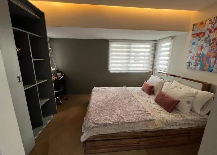 Victoria Loft In Bgc Wifi Netflix Apartment